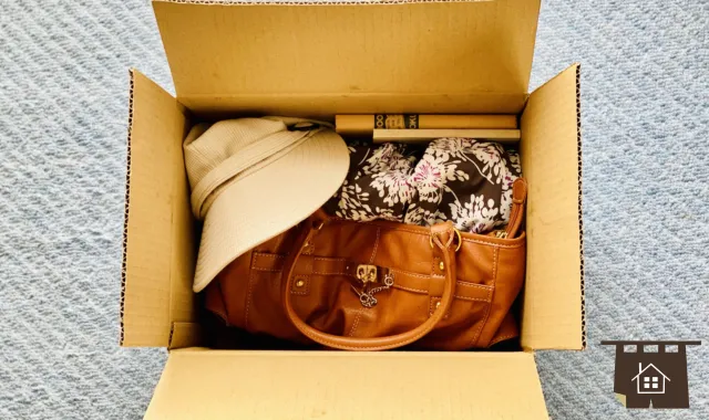 段ボールに詰められた遺品